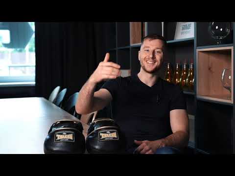 Видео: Обзор тренерских лап     " Mr.Coach" от Дмитрия Власова.