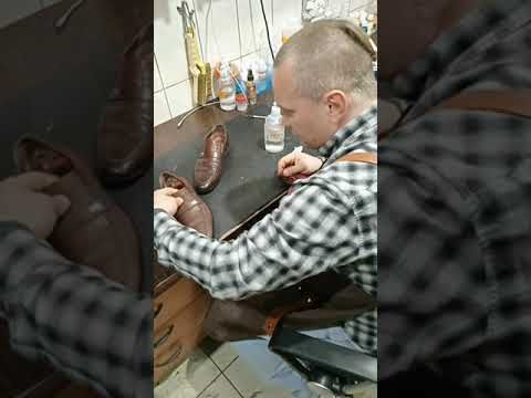 Видео: Как реставрировать классические туфли. RANGA live.