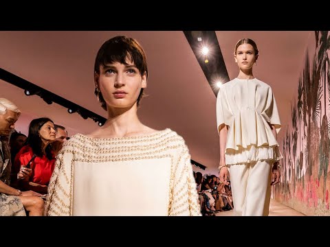 Видео: Dior мода Осень Зима 2023/2024 Haute Couture в Париже  | Одежда и аксессуары