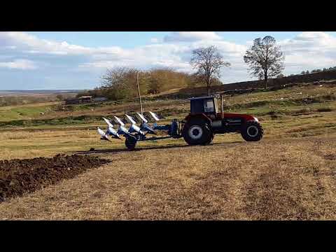 Видео: Пaхота Бизона с плугом Lemken.
