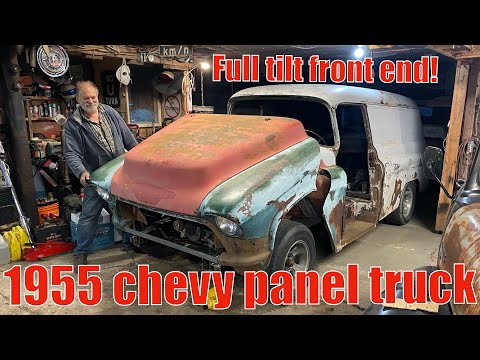 Видео: Сборка передней части с полным наклоном для моего пикапа Chevrolet 1955 года выпуска