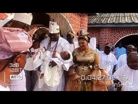 Видео: ОЛЁРИ ТОБИ АРЕСТОВАНА В АЭРОПОРТУ ПО ПРЕДПОЛАГАЕМОМУ ОТЦУ ЕЁ ДВУХЛЕТНЕГО СЕСТРА ЁОНИ ШЁЧКА