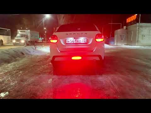 Видео: Доделал пленку под панораму на LADA Granta FL Liftback. Доклеиваем верх крышки багажника!