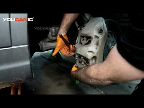 Видео: Audi Q7 2016–2023 гг. — замена передних тормозных колодок и ротора