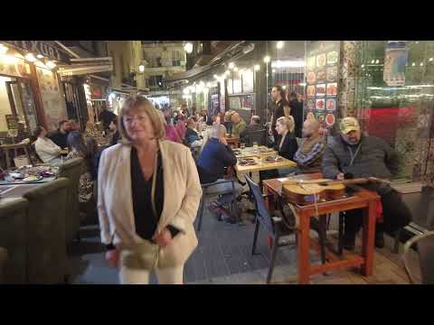 Видео: Бенидорм - бар Vincents в тапас-аллее, старый город