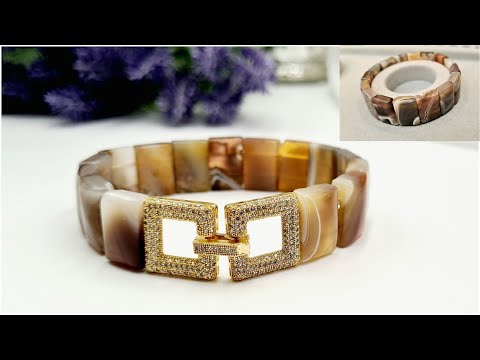 Видео: Как собрать браслет на тросике из пластин с двумя отверстиями. Как прикрепить замок. #браслет