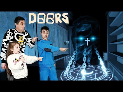 Видео: ПРОХОДИМ ДОРС ВСЕЙ СЕМЬЕЙ DOORS 2