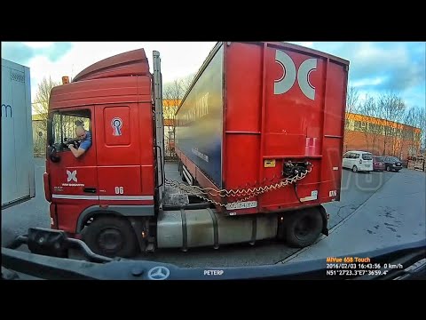 Видео: Дальнобойщики Идиоты, кто им права дал!