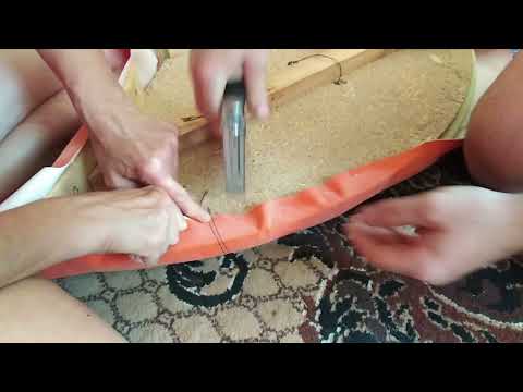 Видео: Перетяжка кухонного уголка