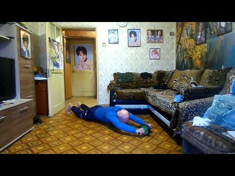 Видео: Отжимания в длинной планке, ролик в полный рост. Обороты на кольцах. Заскоки на диван