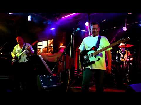 Видео: Группа "Старые Пни"