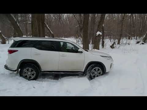 Видео: Toyota Fortuner по снегу и песку