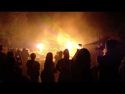 Видео: Лазерно шоу на Анди Фолкнър | РУСЕ | Празник на торта Гараш