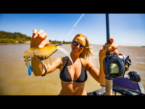 Видео: ГИГАНТСКАЯ рыба, ОГРОМНЫЕ приманки в сумасшедшую погоду