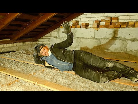Видео: Утепляем старый дом новыми технологиями. Деревенский дом должен быть экологичный.