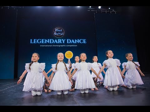 Видео: Эстрадный танец «Жизнь ночного неба», Образцовый ансамбль танца «Айгөлек»