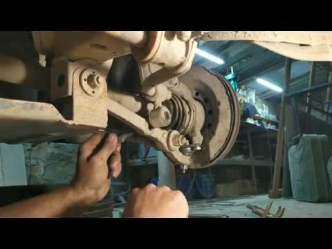 Видео: замена шаровых опор на ВАЗ 2110-2115