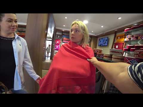 Видео: 94. Прощальная встреча. Едем на шопинг в фирменный магазин Bhuttico. Сколько стоит пашмина?