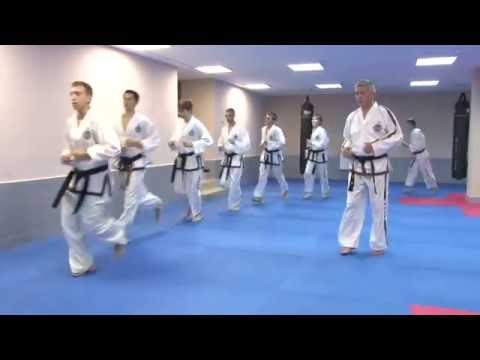 Видео: 2016 08 25 - Тренировка в новом зале клуба тхэквондо "Молодая гвардия" (Лобня)