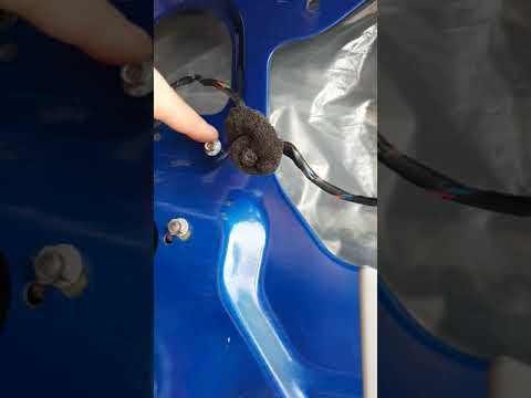 Видео: Течь передней правой двери ПРИОРА, УСТРАНЕНИЕ. УСТРАНЕНИЕ ТЕЧИ ИЗ ДВЕРИ.