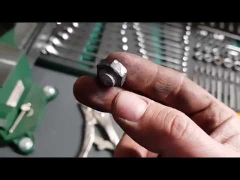 Видео: Закис болт верхних рычагов передней подвески Audi Q5, VW. Как открутить болт верхних рычагов ауди.