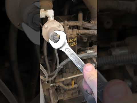 Видео: Настройка давления на дизельном компрессоре