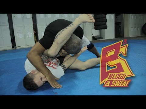 Видео: Лута ливре. Контратака рычагом локтя на попытку треугольника. Luta Livre. Armlock triangle counter