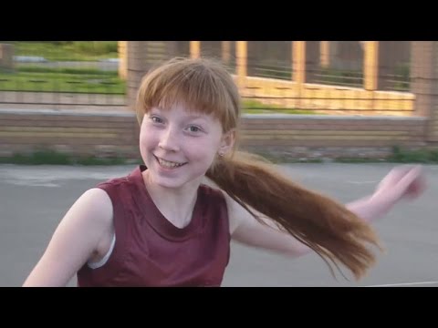 Видео: Круг - простой элемент на роликовых коньках. Урок 28