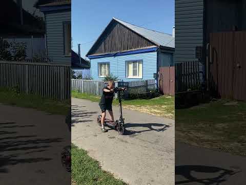 Видео: #shorts как стантить на электросамокате