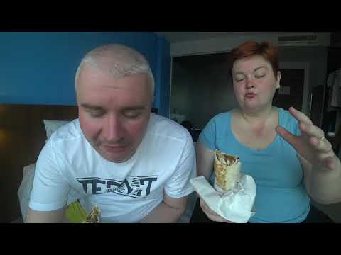 Видео: МУКБАНГ завтрак с Пиратами! Кебаб (шаурма), лапша и тосты. Как бюджетно питаться на отдыхе!?