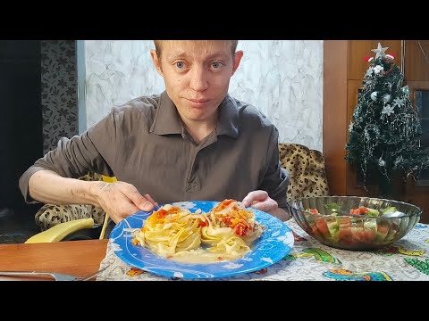 Видео: Мукбанг// Гнёзда С Фаршем И Салат