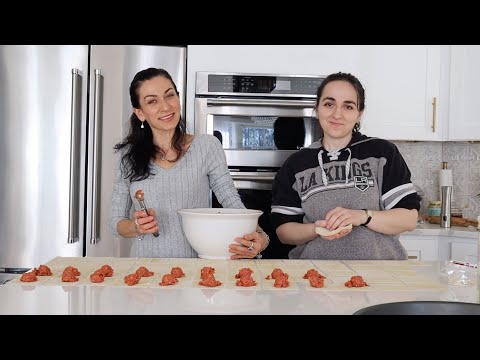 Видео: Что у Нас Сегодня на Ужин | Манты | Салат Из Разноцветной Морковки | Эгине | Семейный Влог