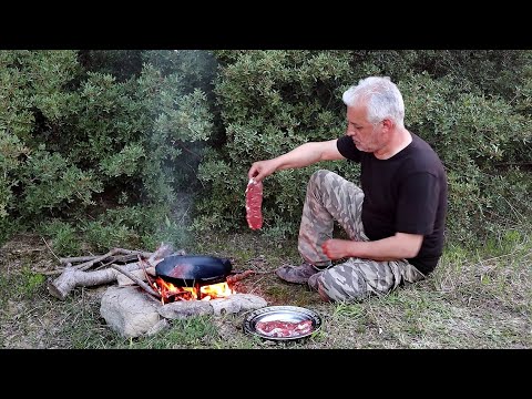 Видео: Лучший рецепт стейка и картофеля с соусами в природе | ASMR Кулинария