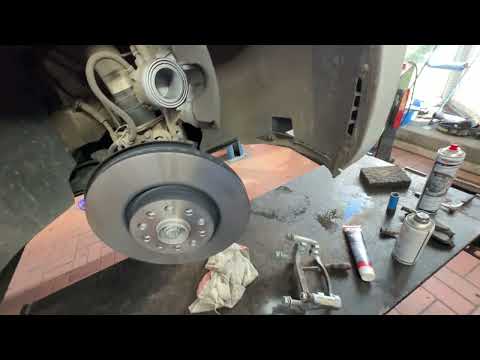 Видео: Шкода Суперб замена тормозов.