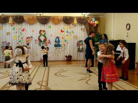 Видео: Парная пляска "Веселый танец"(старшая группа) Коломна, детский сад 15 "Светлячок"