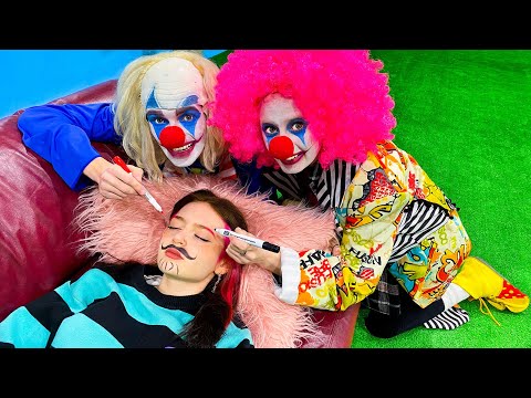 Видео: Стала НЯНЕЙ для КЛОУНОВ на 24 часа !!