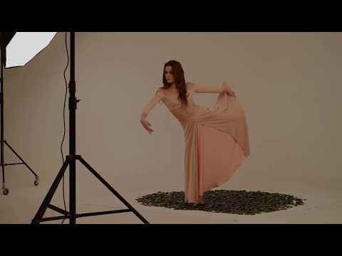 Видео: Танцы на стёклах Олеся Репях Хакасия