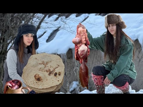 Видео: Готовим в деревне: рецепт бараньей печени в снежную погоду