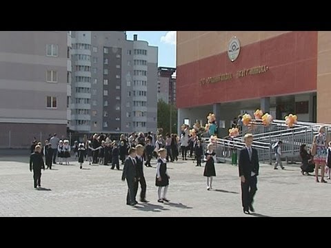 Видео: Лукашенко принял участие в церемонии открытия новой школы в минском микрорайоне Лошица