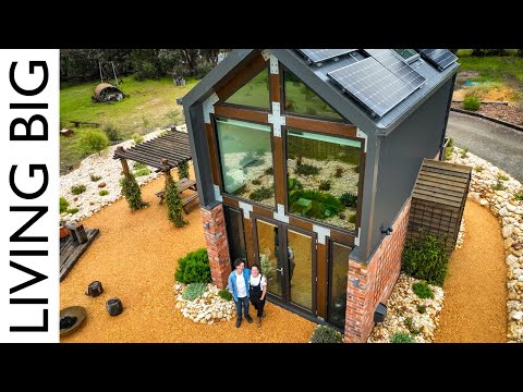 Видео: «The Nook On The Hill» — это не просто маленький домик