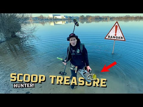 Видео: Поиск сокровищ с металлоискателем на озере!  Нашли серебряное кольцо и монеты!