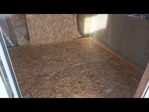 Видео: 21 серия. Полы в предбанник в каркасной бане.