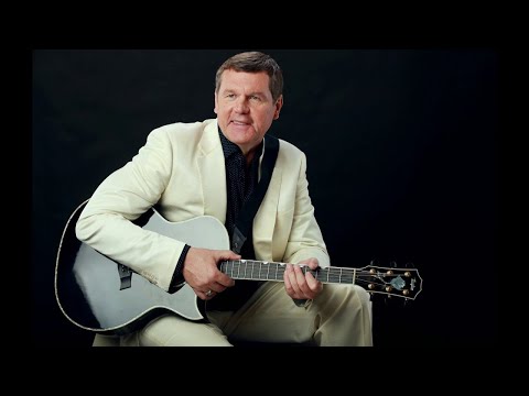 Видео: Александр Новиков ( Катилась по асфальту ) Одна из лучших песен автора