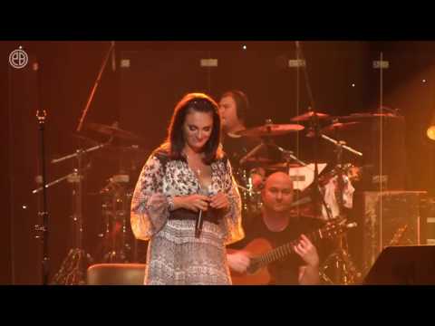 Видео: Елена Ваенга. БКЗ Октябрьский 11.09.2016. Первое отделение.