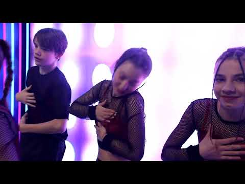 Видео: Це я показую лице в 10 років коли мені 11 років з телешоу на 2025 новий рік.❤❤❤