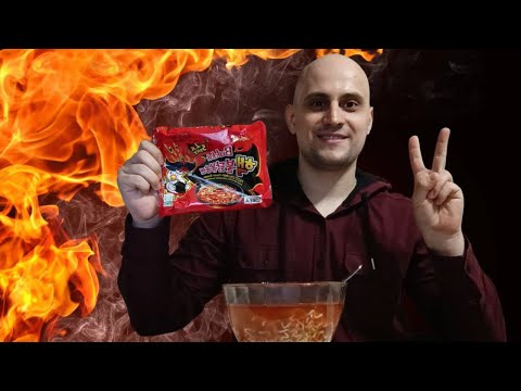 Видео: Впервые Пробую Самую Острую Лапшу! Buldak 2X Spicy
