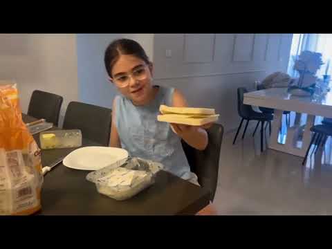 Видео: 🎲 ЧЕЛЛЕНДЖ: Что попадётся — то и ем! 🍳🥒🍫