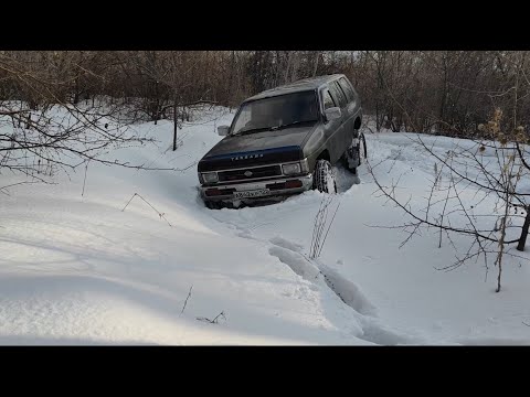 Видео: Nissan terrrano  и Nissan Patrol. Две легенды. Кто круче по снегу?