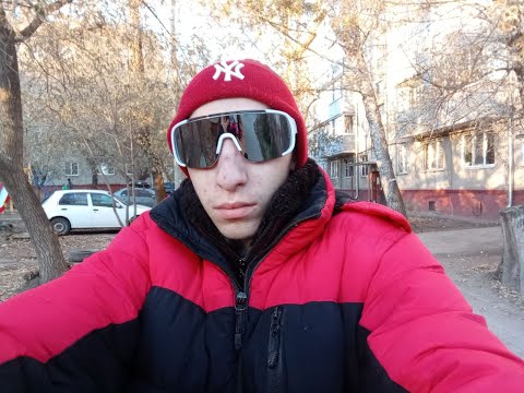 Видео: VLOG 201 Прогулка по району , поход в ТРЦ Район , тревога.