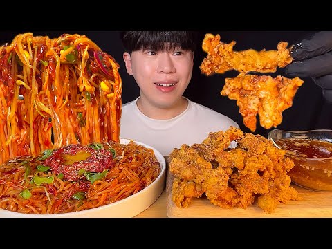 Видео: SUB) Корейская острая жевательная лапша и хрустящая чесночная курица мукбанг asmr